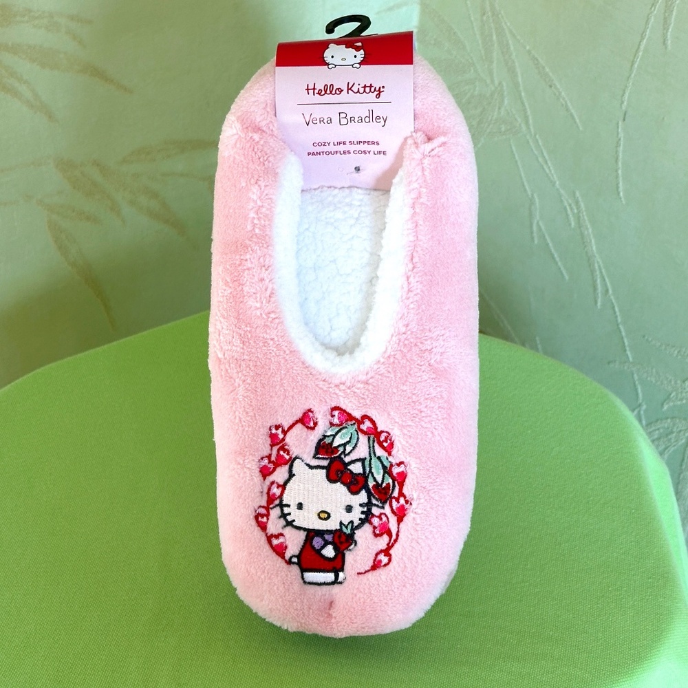 VERA BRADLEY HELLO KITTY COZY LIFE SLIPPERS:NWT HELLO KITTY CAMEO